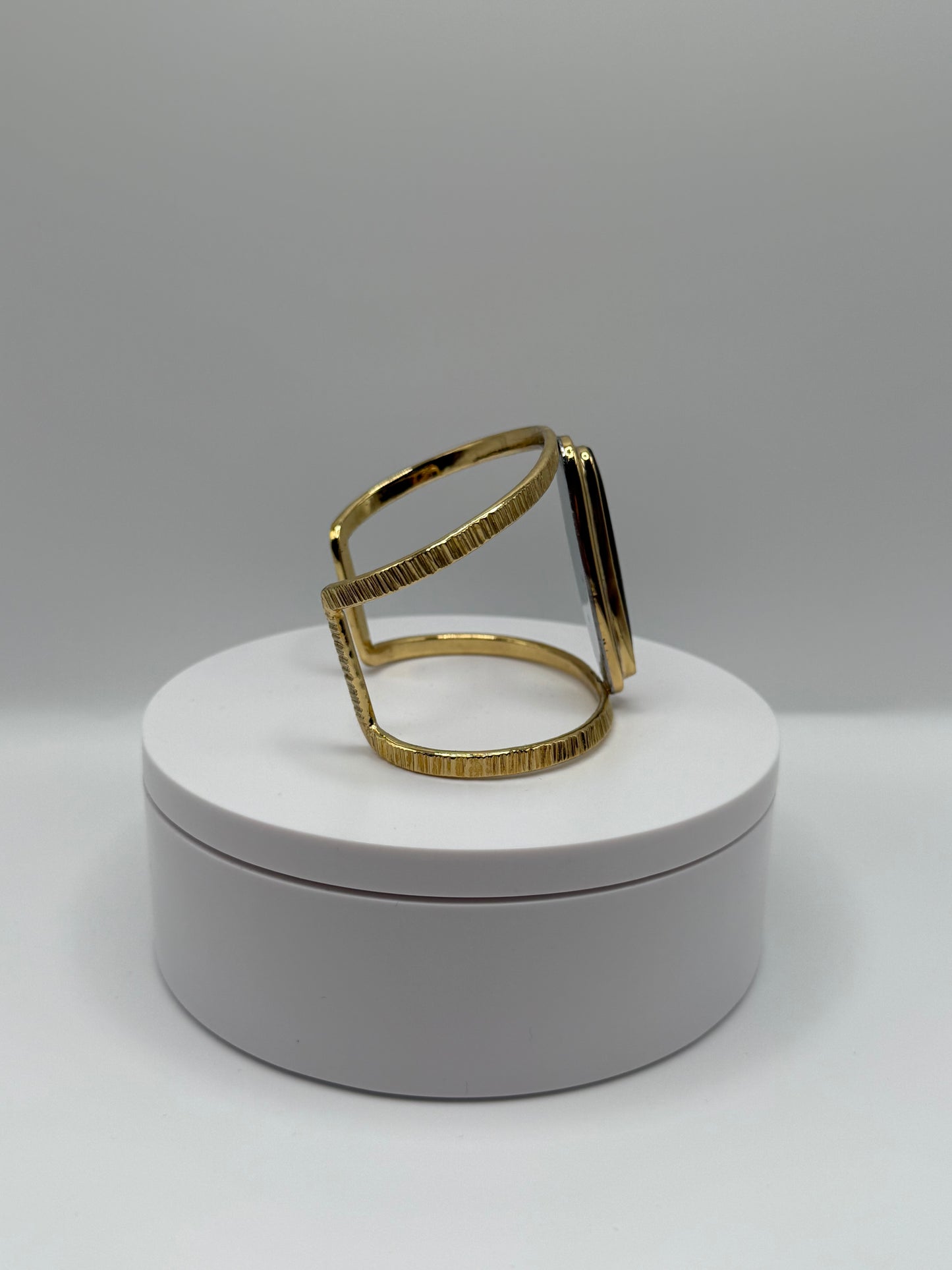 Shadow Tide Cuff