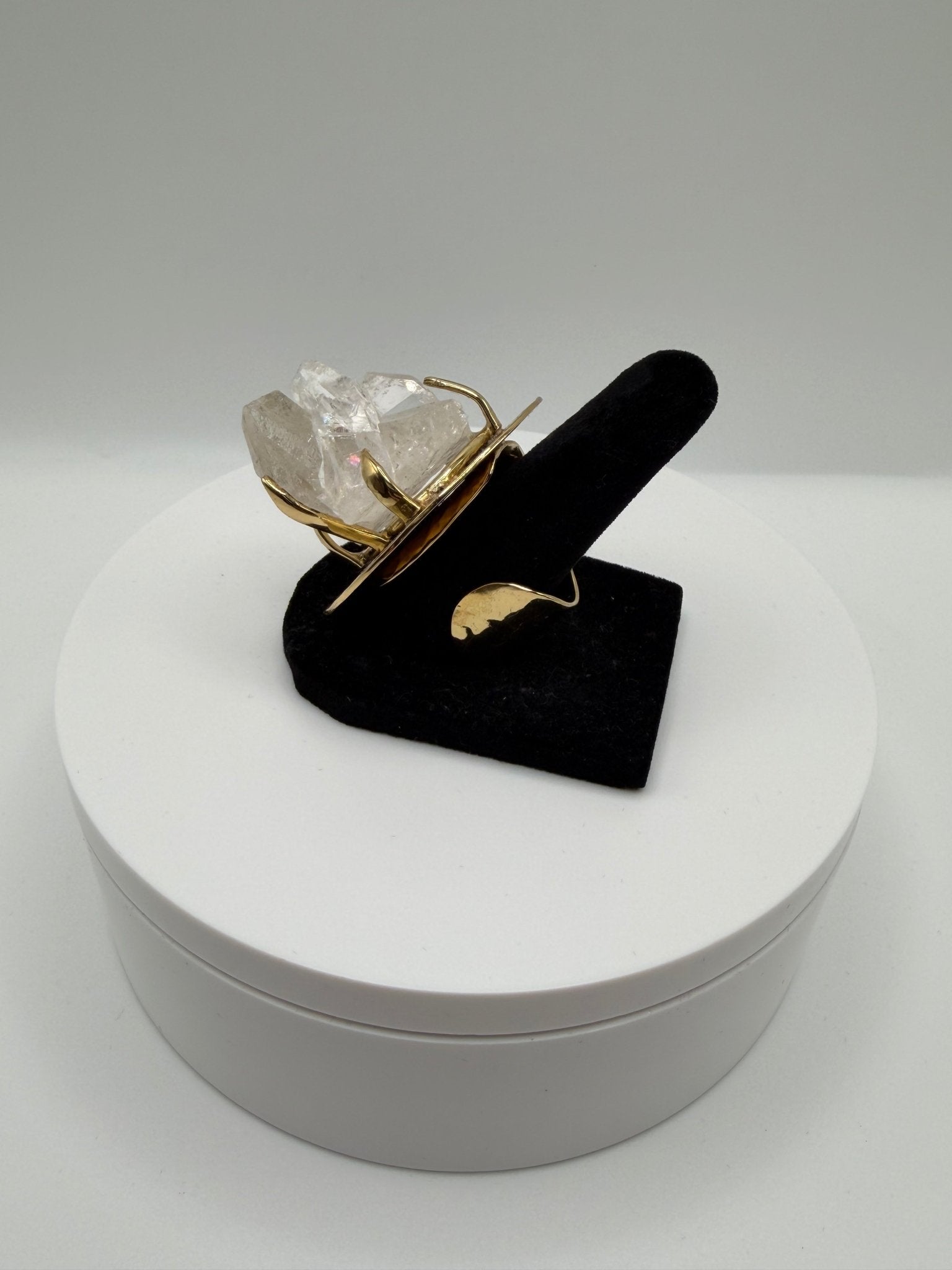 Quartz bold frame - AVA Jewelry