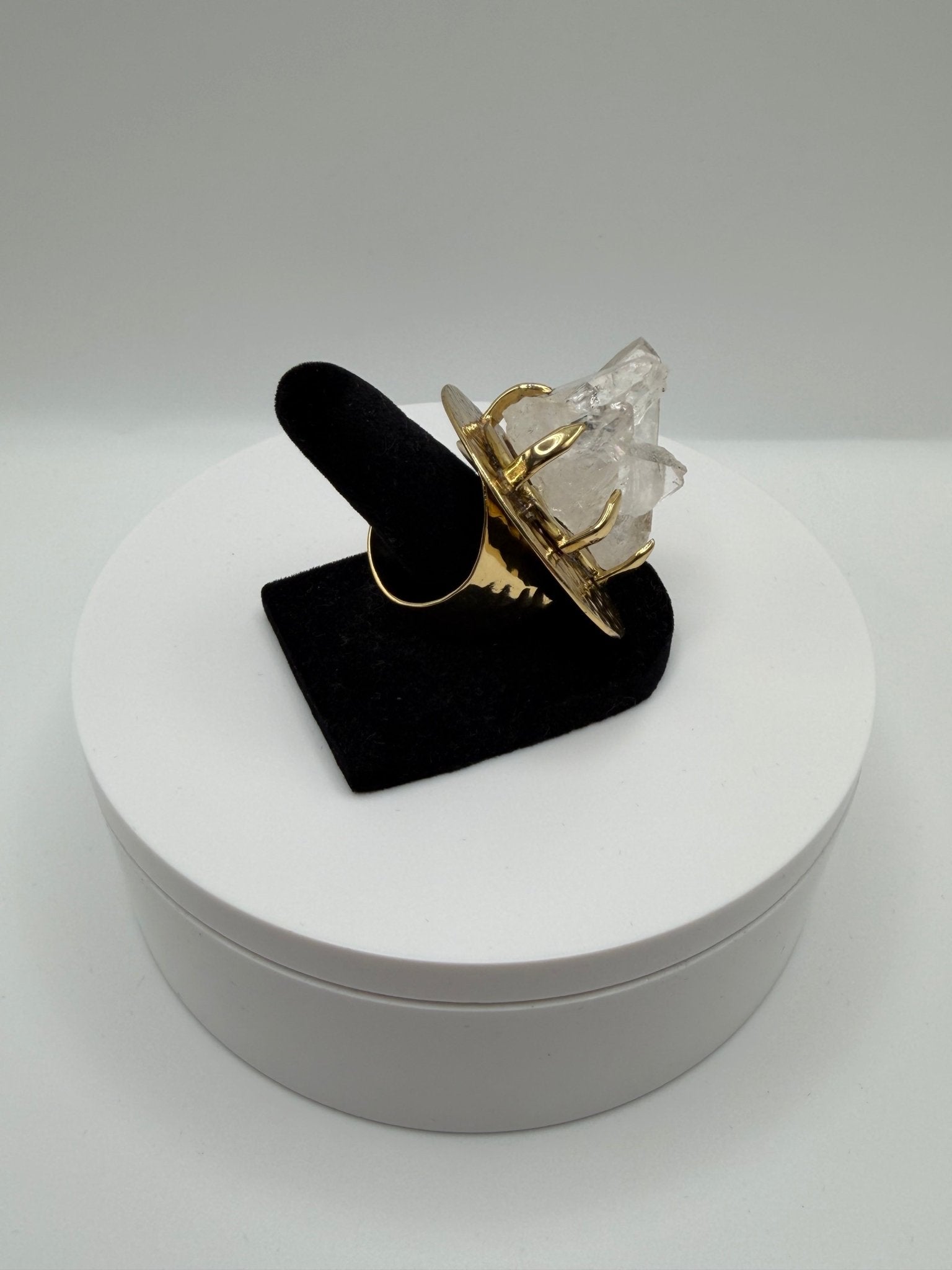 Quartz bold frame - AVA Jewelry