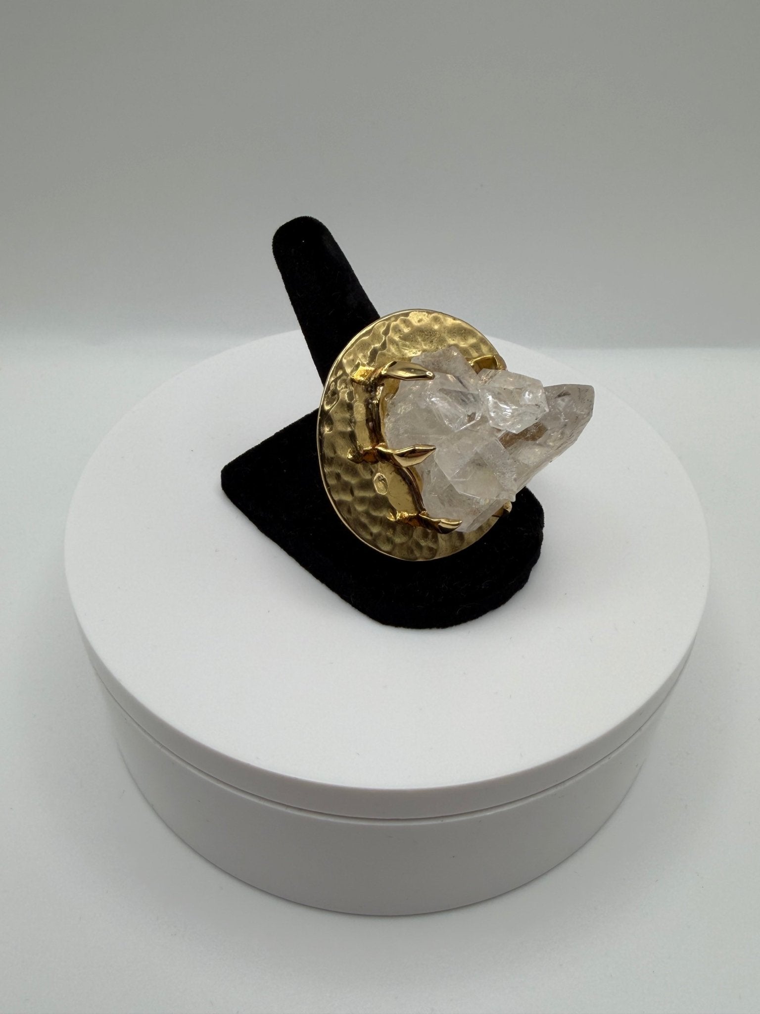 Quartz bold frame - AVA Jewelry