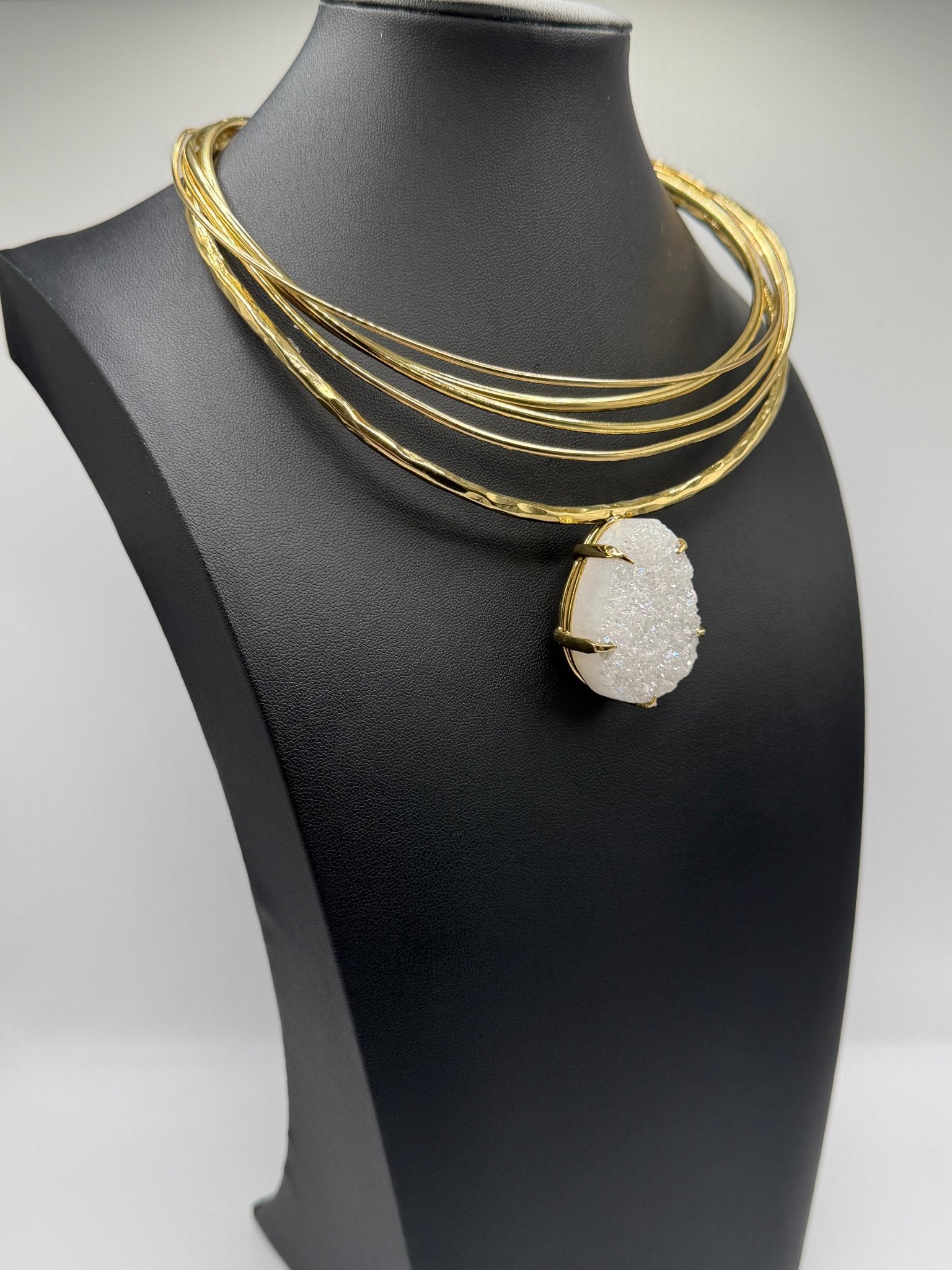 White deuzy multilayer choker - AVA Jewelry