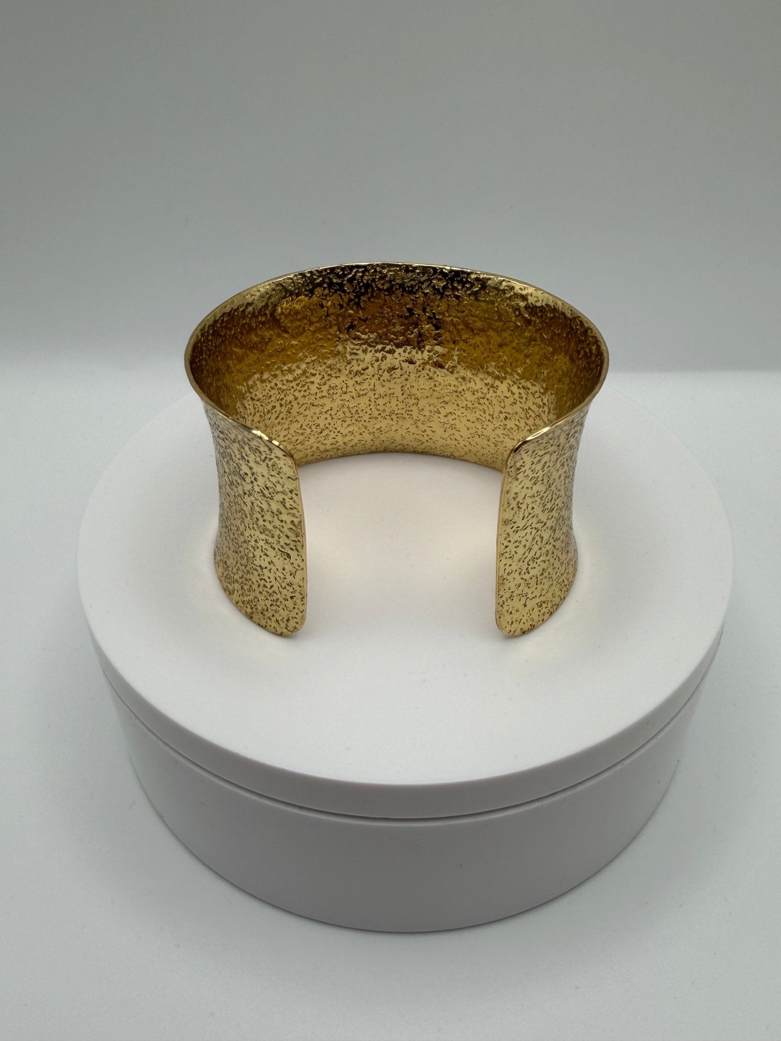 Druzy cuff - AVA Jewelry