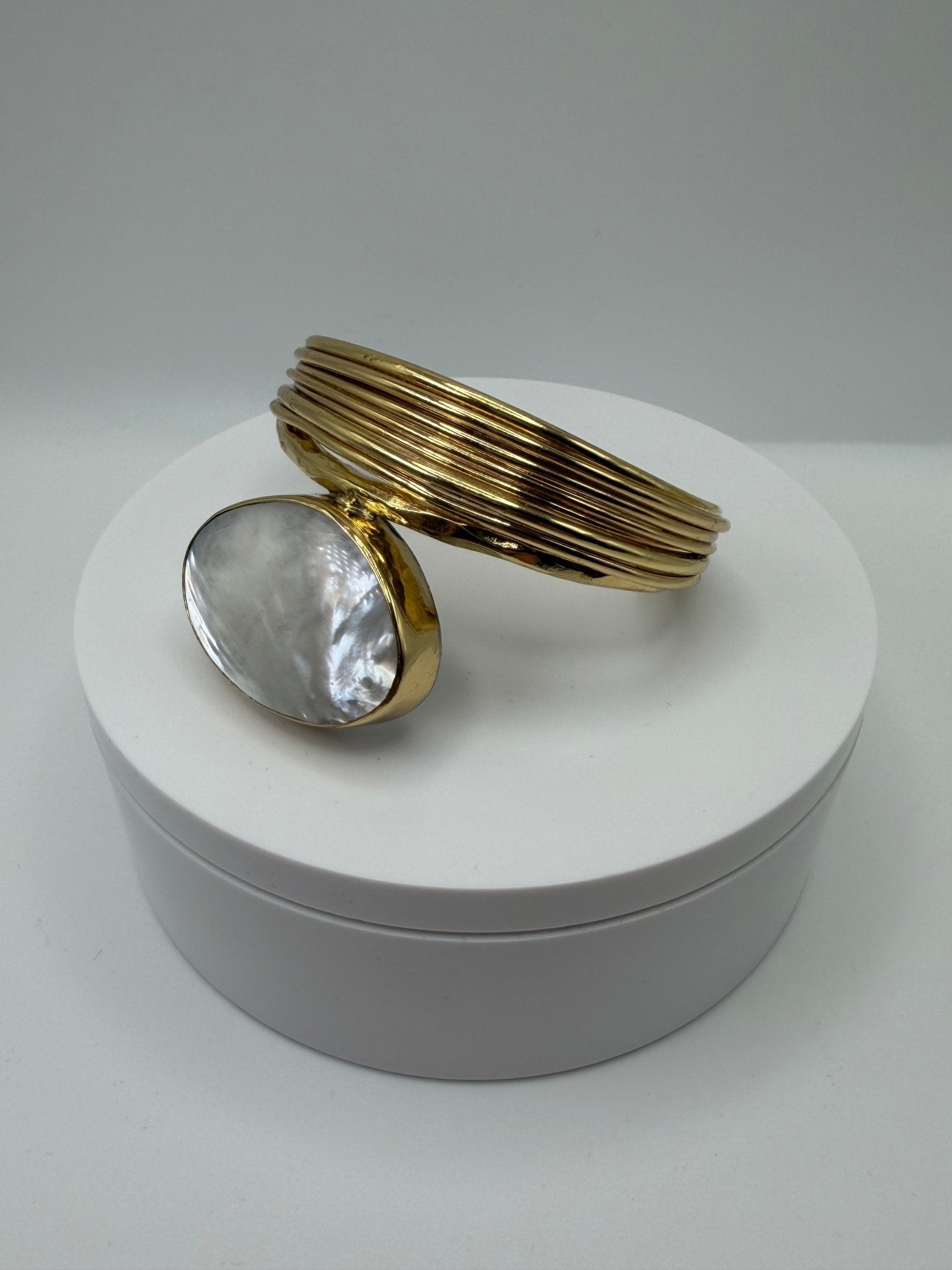 Mother of Pearl bracelet - AVA Jewelry