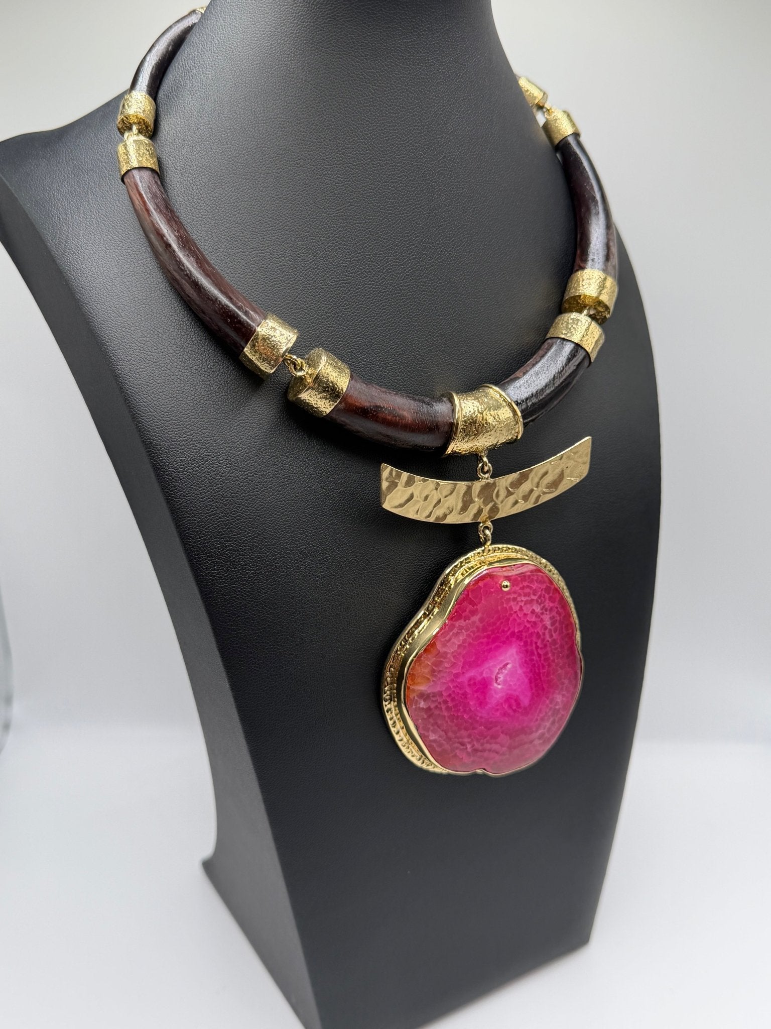 Pink agate with wood - AVA Jewelry