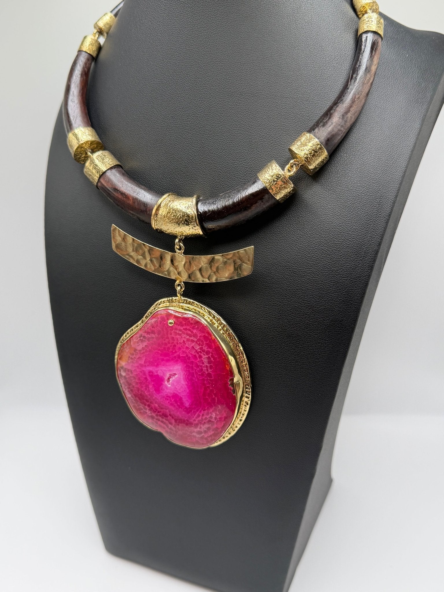 Pink agate with wood - AVA Jewelry
