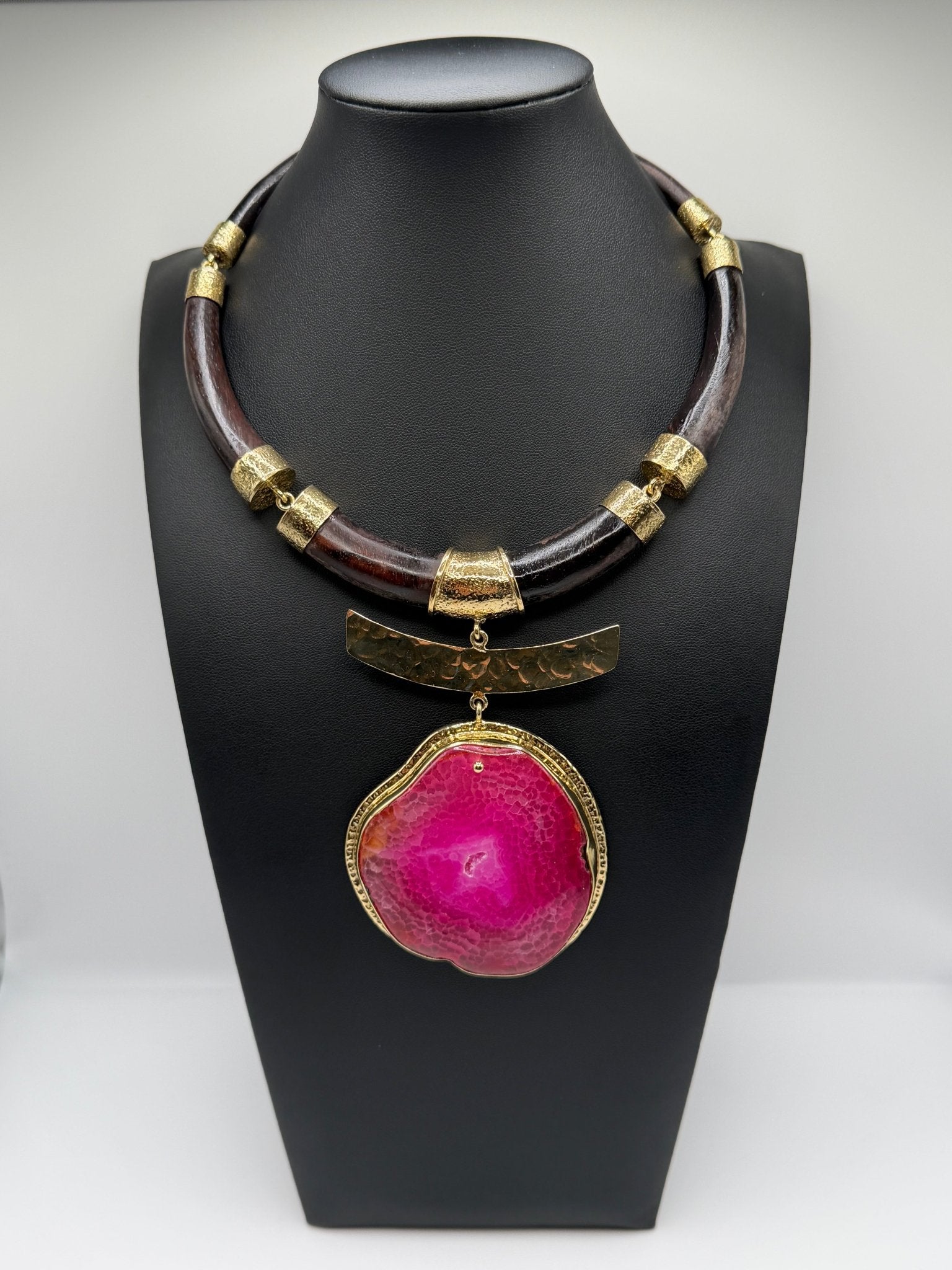 Pink agate with wood - AVA Jewelry
