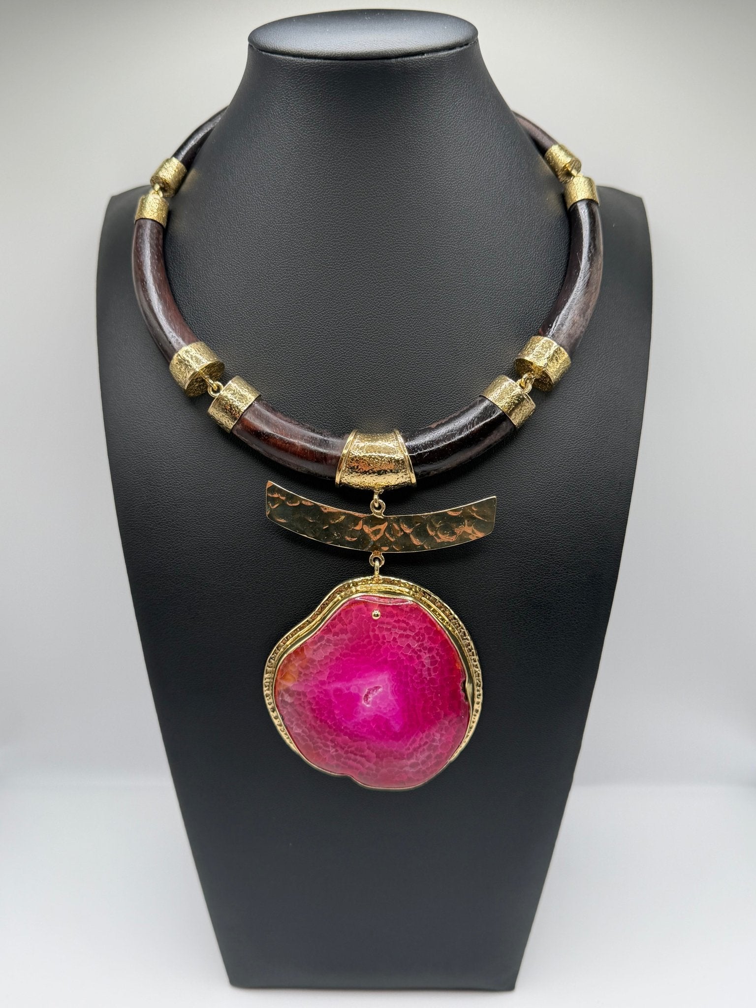 Pink agate with wood - AVA Jewelry