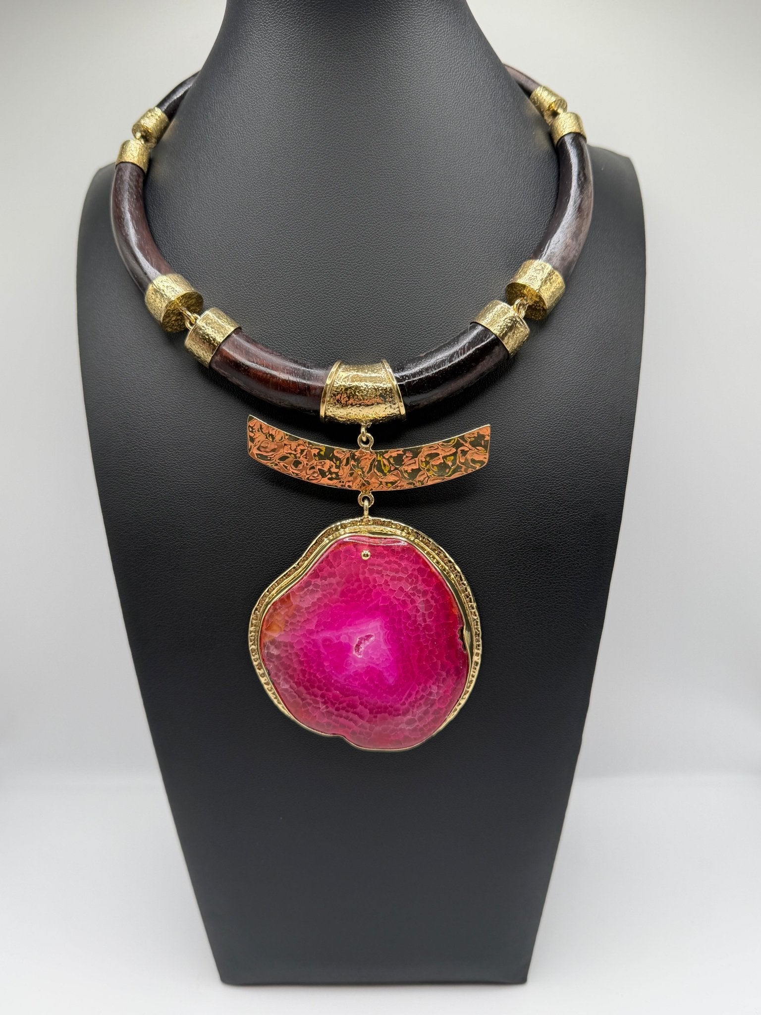 Pink agate with wood - AVA Jewelry