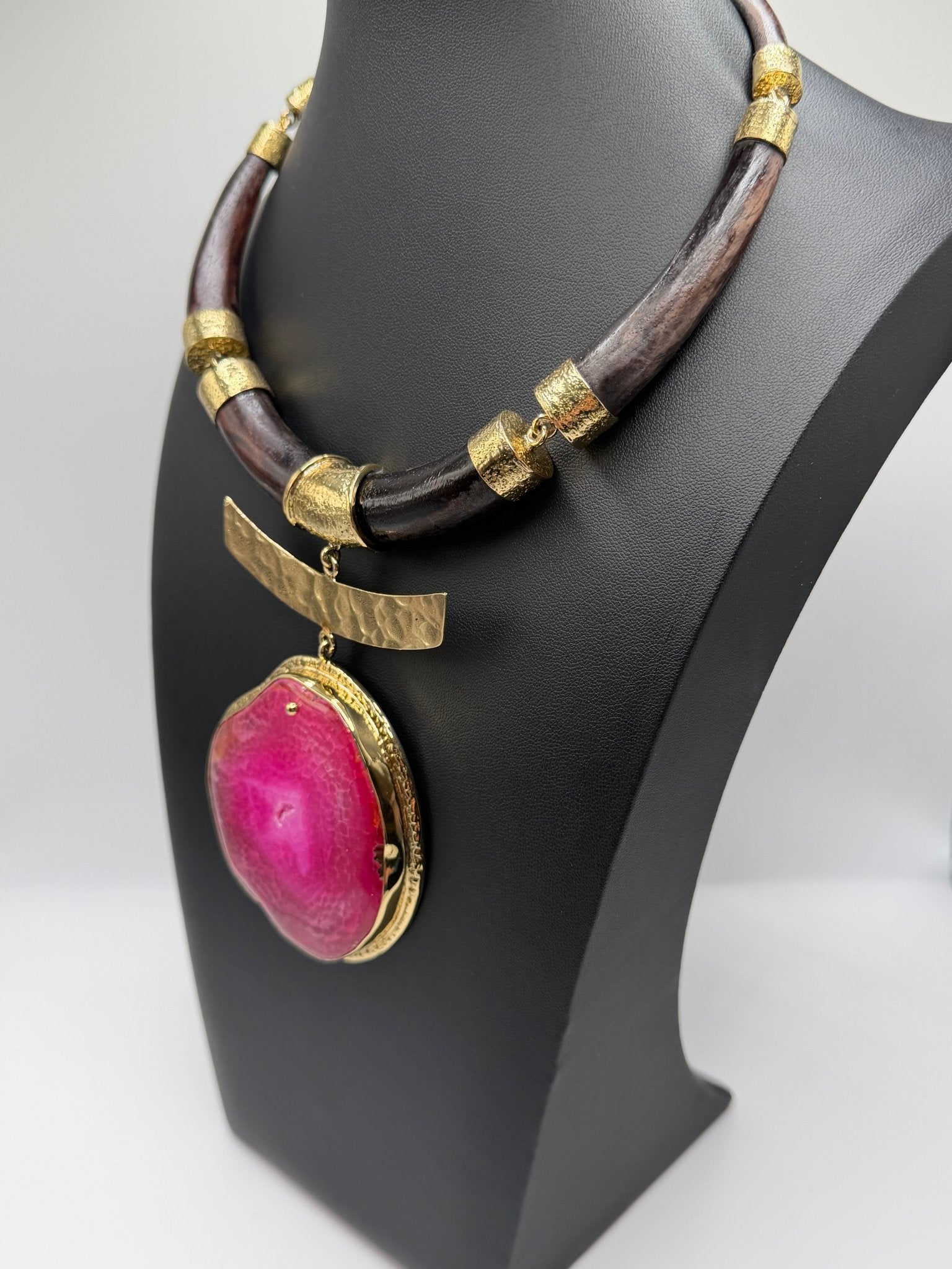 Pink agate with wood - AVA Jewelry