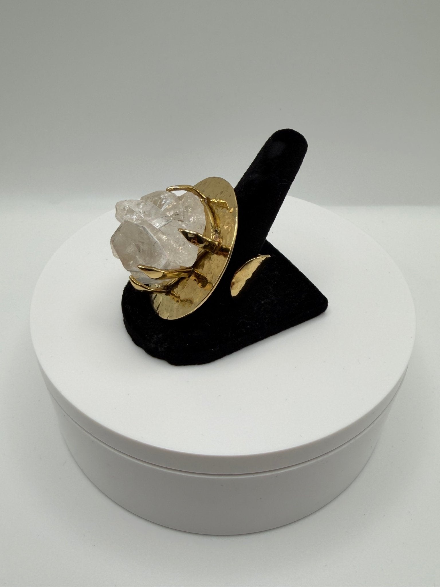 Quartz bold frame - AVA Jewelry