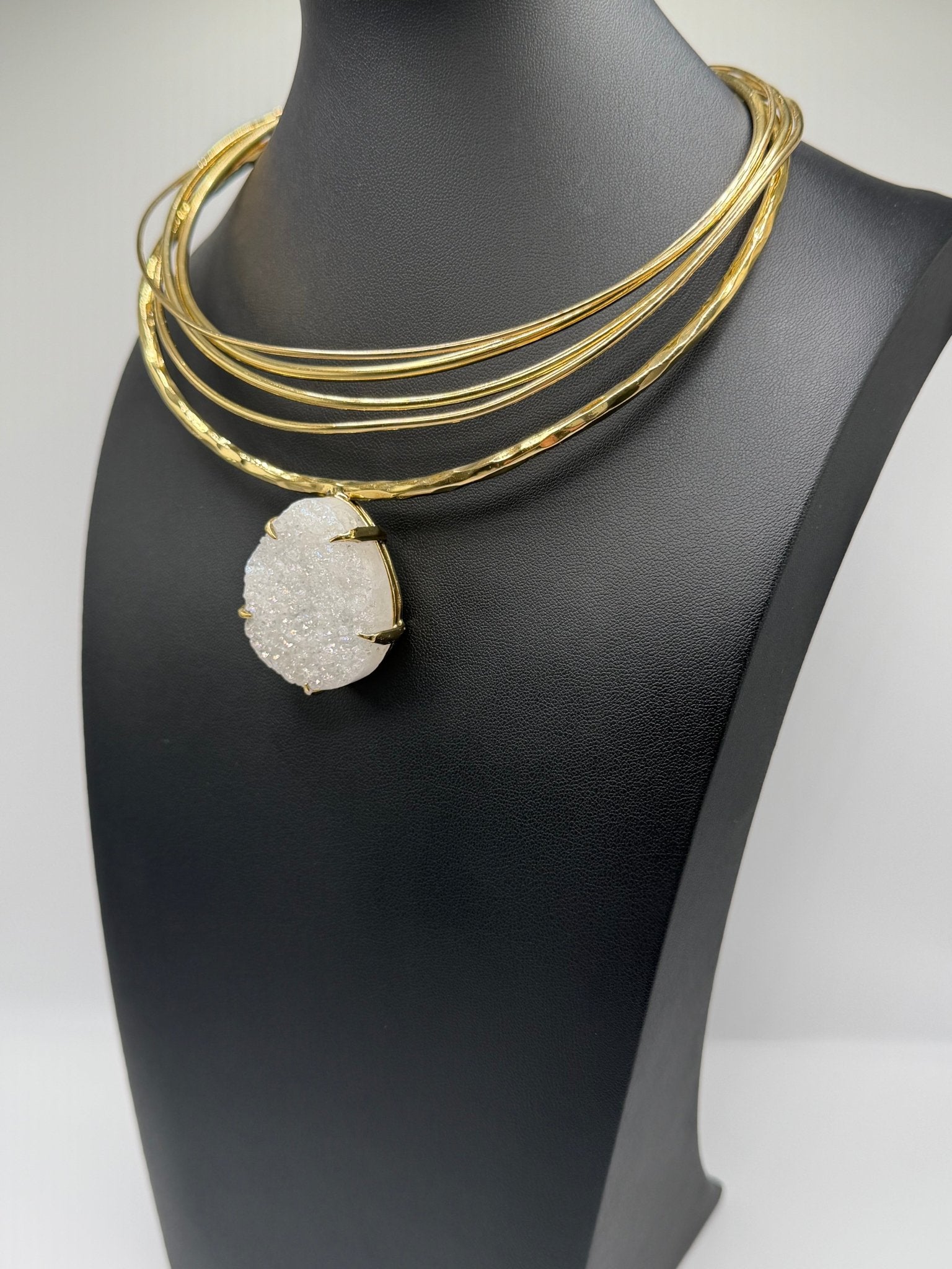 White deuzy multilayer choker - AVA Jewelry